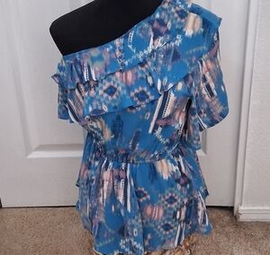 NWT Savanna Jane Aztec, Western Print With Ruffle Detail Blouse   Size M